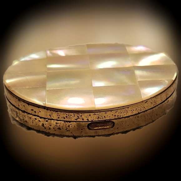 Marhill Other - Vintage Marhill Genuine Mother of Pearl Compact